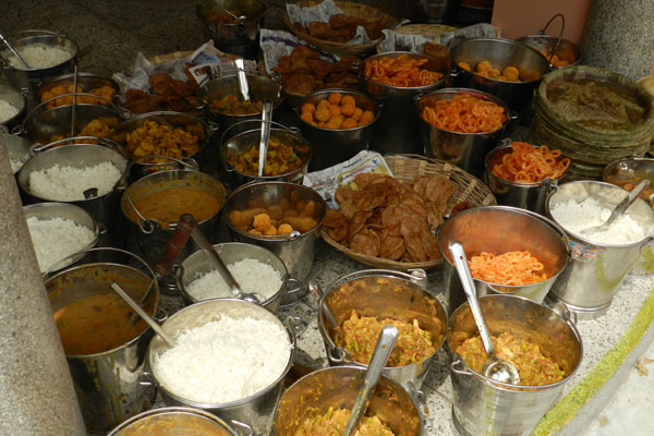 Delicacies-prepared-for-Samashti-Bhandara