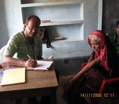 Dr. Mrtyunjaya Mohaptra attending to a patient