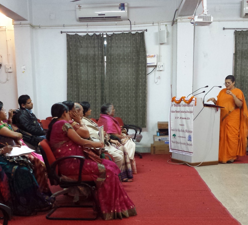 Swamini Atmaprajnananda presenting Pyramidal Structure of Vedantic Literature